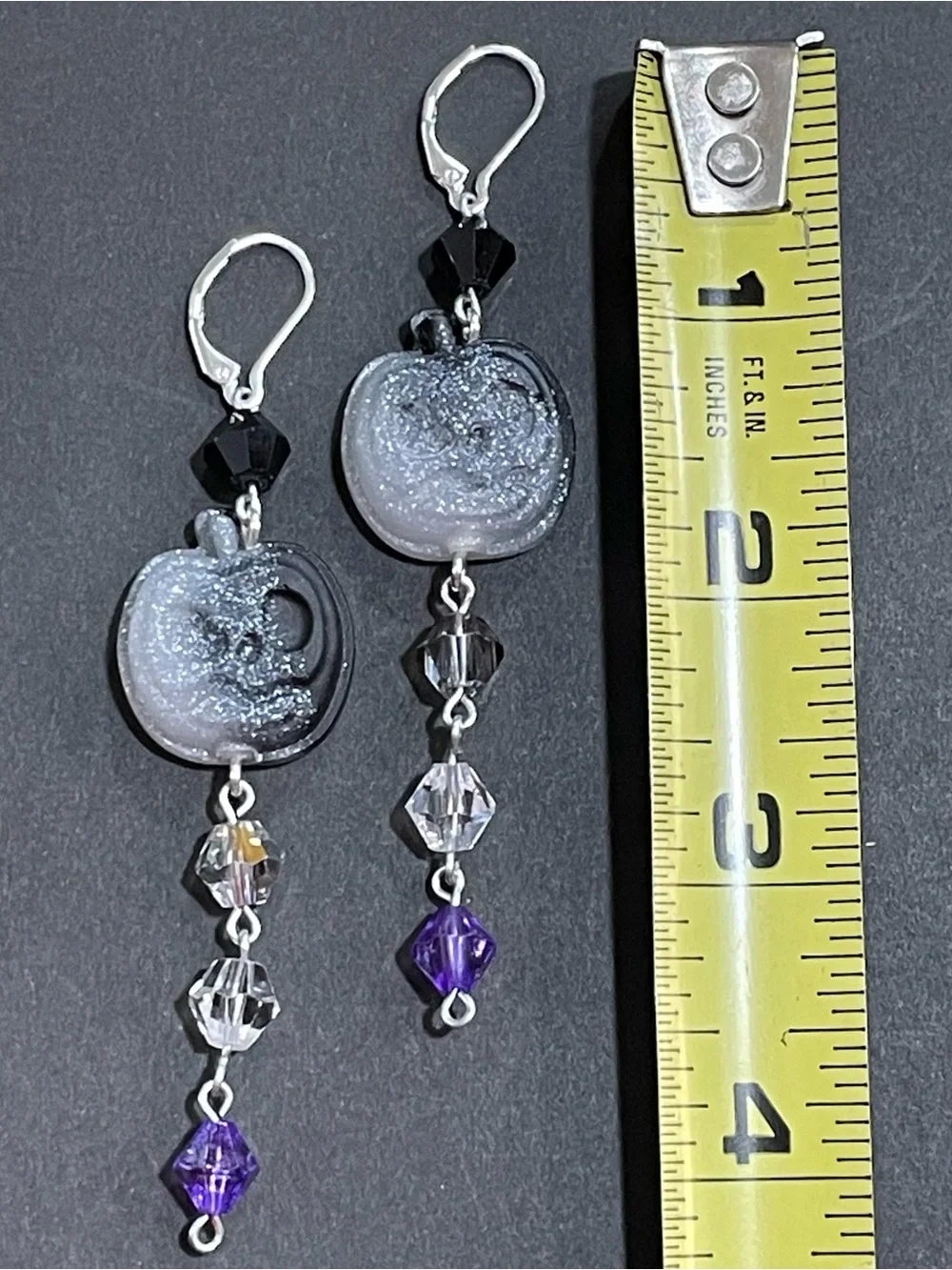 Twisted Wonderland Inspired Groovy Candy Earrings Epel Felmier (Nightmare Suit)